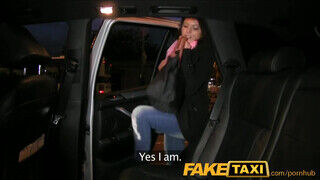 FakeTaxi - szexy tinédzser tinédzser gádzsi