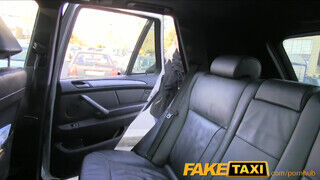 FakeTaxi - világos szőke szemüveges bigét nem nehéz rábeszélni