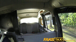 FakeTaxi - Csinos néger hajú nőci baszásra vágyik