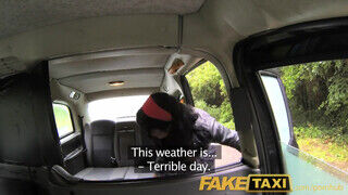 FakeTaxi - argentin gádzsi hátsó lyukba kurelva