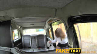 FakeTaxi - formás mellek és kerek segg