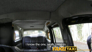 FakeTaxi - Világos Szőke pipi baszható a hátsó ülésen