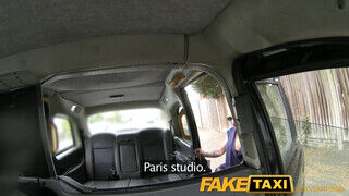 FakeTaxi - Gina Snake a bűbájos kitetovált milf