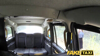 Fake Taxi - idősebb lány hatalmas péniszt akar