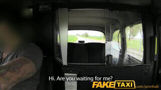 FakeTaxi - aranyos világos szőke bige kedveli a gigantikus pélót