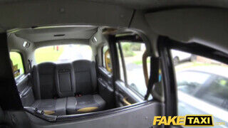 Fake Taxi - Dagadék thai pipi kezelésbe veszi a farkat