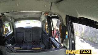Fake Taxi - Hatalmas kannás milf fuvarért reszel