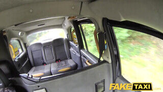 Fake Taxi - Lexi Lou fenékbe kurelva a taxiban