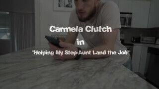 Carmela Clutch a termetes picsájú nevelő anya