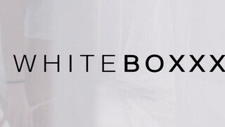 WhiteBoxxx - Izzy Lush az isteni formás latina vagina