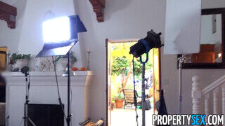PropertySex - Riley Reid mint ingatlanos zsenge pipi