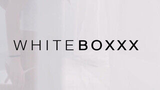 WHITEBOXXX - egyszerűen rám mászott ez a bomba pipi