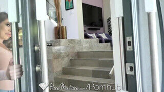 PUREMATURE - Bianca Burke fiatal pasassal reszel