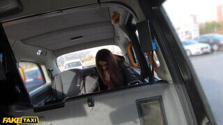 Fake Taxi - Charlotte Angie a cuki olasz pipi
