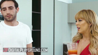 DigitalPlayground - Adriana Chechik és Cherie Deville édeshármasban szexelnek