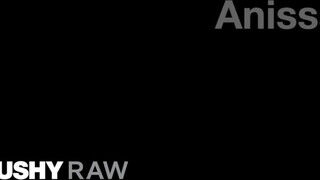 TUSHYRAW - Anissa Kate ánuszába kárót tolnak