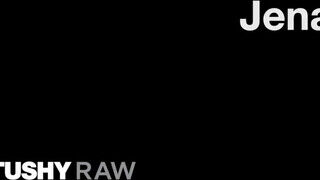 TUSHYRAW - Jena keményen popó lyukba rakva