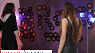 Naughty America - Kendall Kayden a zenész krapekkal kúr
