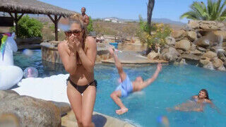 REALITY KINGS - Lexi Lore segglyukba tolva