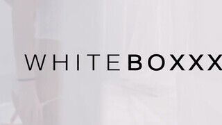WHITEBOXXX - Stacy Cruz a masszőrrel kefél