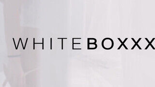 WHITEBOXXX - Nancy ráül a a csávója szájára