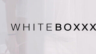 WHITEBOXXX - Isabella De Laa megkefélve a kanapén