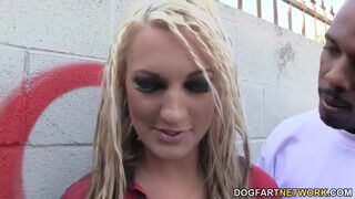 Hailey Holiday a fiatal ribi