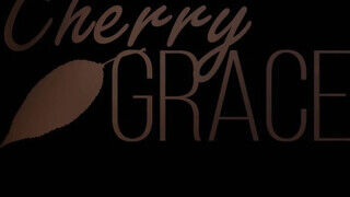 Cherry Grace a termetes mellű barinő