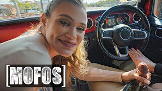 MOFOS - Chloe Rose kedveli a erőszakos péniszt