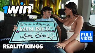 REALITYKINGS - Luna Star a méretes csöcsű milf