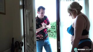 Amy Goodhead forró randija egy fiatalabb manussal