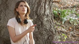 Alexa Grace zsenge picsája forrón dörzsölődik leszbi szerelmében