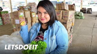 Molett latina milf pinája mélyen megkúrelva xiomarától