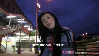 Lucianna Karel cseh zsenge kockázatos autós beleélvezése