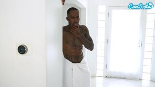 Tetkós nevelő anya hardcore szexelése méretes faszszal, míg férje hatalmas csoki farkossal szórakozik