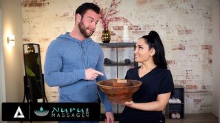 Befektető megdugja masszőrjét a legújabb hatalmas dolog megtalálásáért