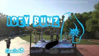 Forró fantasy harc óriási didkós zsenge bombázókkal