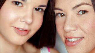 Baby Jewel és Tiffany Doll forró lezbi játék a hitachi tárgyával