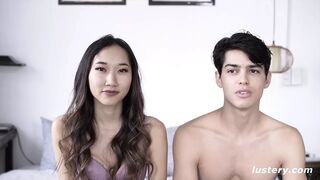 Formás francia pár csodás édeshármasban élvezi az anal dugást