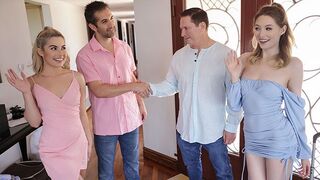 Zsenge csajok cserebereje: érett férfiak élvezik a forró csoportos dugást