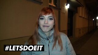 Lullu Gun és Anny Aurora megosztják a gigantikus barna fazt kint a vadonban