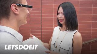 Jureka Del Mar ázsiai bige leszopja a méretes zsíros idegen fazt és jól meglovagolja