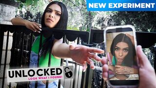 Hűtlen pici kéjnő orálozza a fazsam és lovagol rajta, hogy ne mondjam el a barátjának!