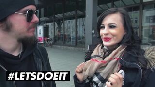 Hümerya ophelia német brúnó szuka meglepetésbaszásra kapja a gigantikus popsiját