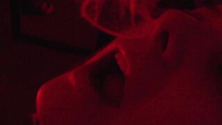 Az amatőr bige megkötözve és keményen megrakva